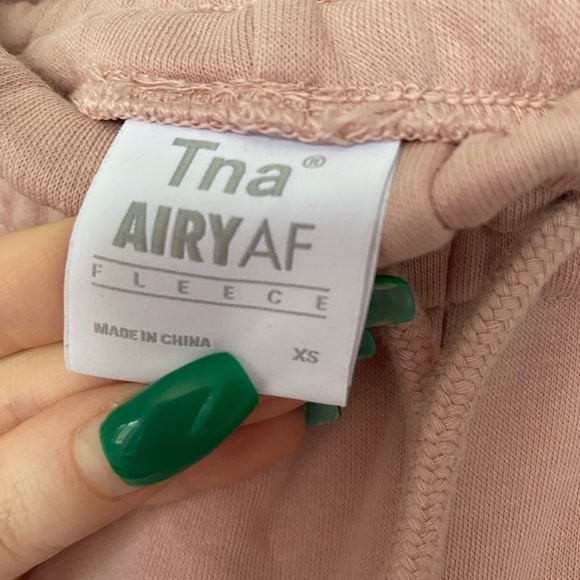 ARITZIA Tna Airy Fleece Perfect Sweatpant - Picture 4 of 10